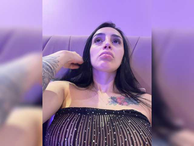 AprilRosse live cam preview