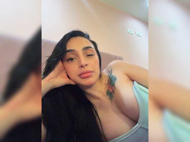 AprilRosse live cam on BongaCams