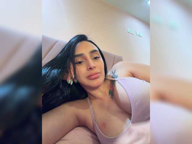 AprilRosse live cam on BongaCams