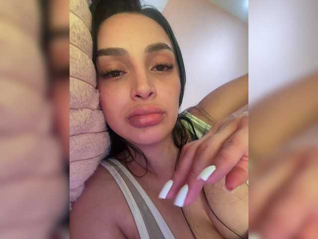 AprilRosse's BongaCams show and profile