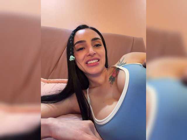 AprilRosse live cam on BongaCams