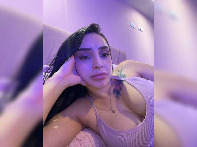 AprilRosse live cam on BongaCams