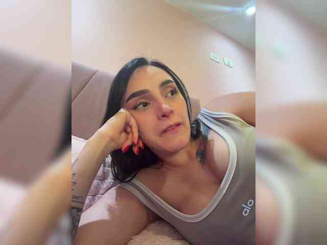 AprilRosse webcam