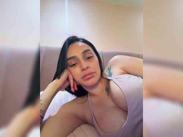AprilRosse webcam
