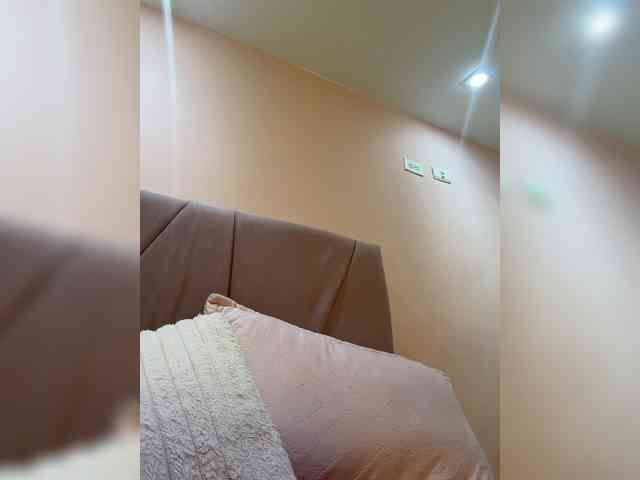AprilRosse webcam