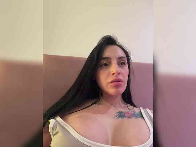 Modelo: AprilRosse