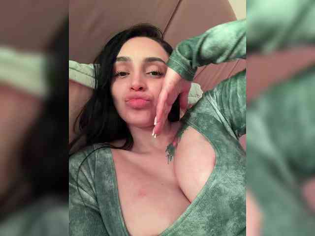 AprilRosse webcam
