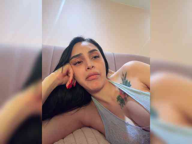 AprilRosse webcam