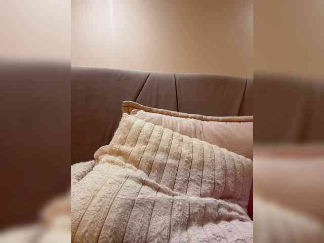 AprilRosse webcam