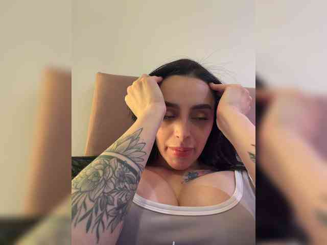 AprilRosse webcam