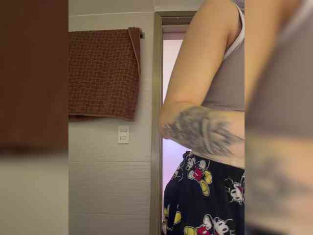 AprilRosse webcam