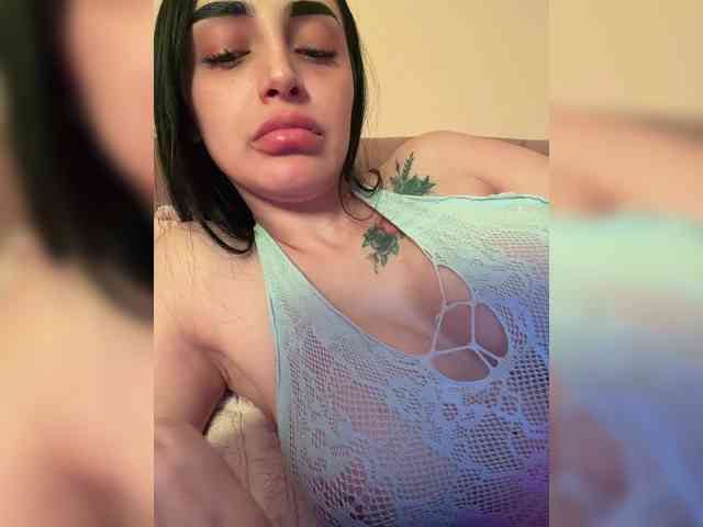 AprilRosse webcam