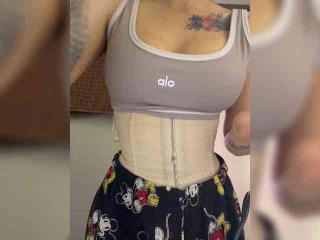 AprilRosse webcam
