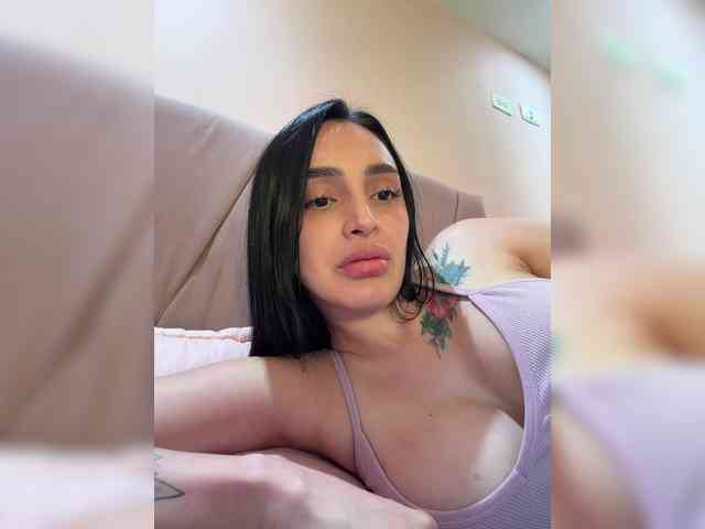 AprilRosse webcam