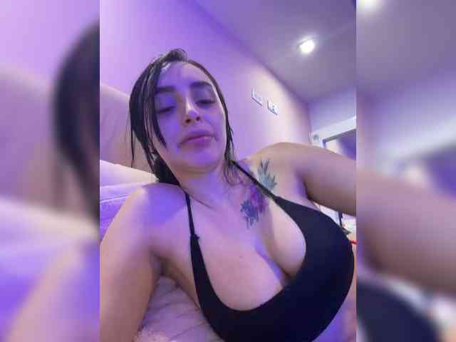 AprilRosse webcam