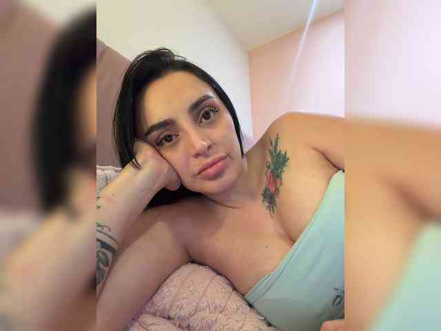 AprilRosse webcam
