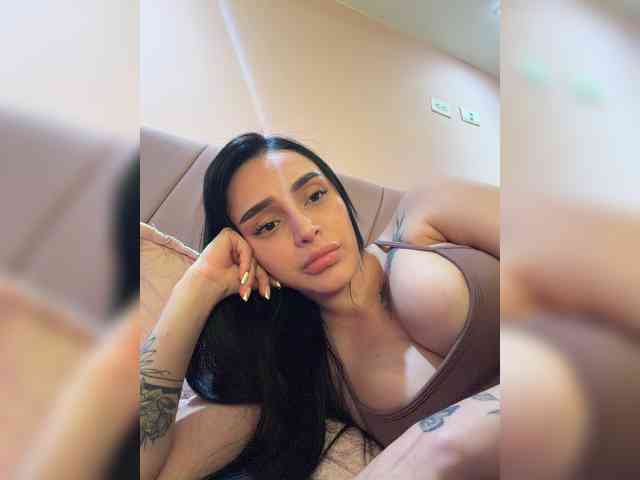 AprilRosse webcam