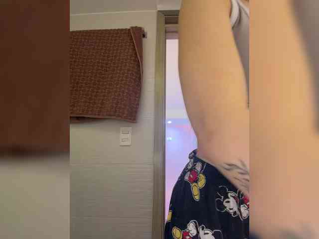 AprilRosse webcam