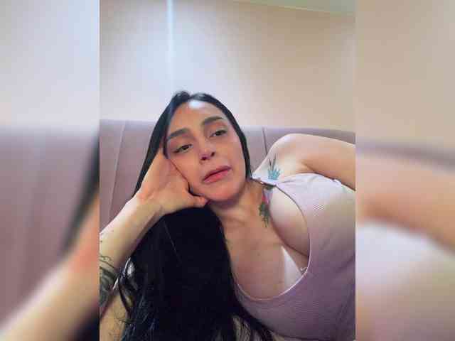 AprilRosse webcam