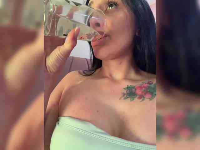 AprilRosse webcam