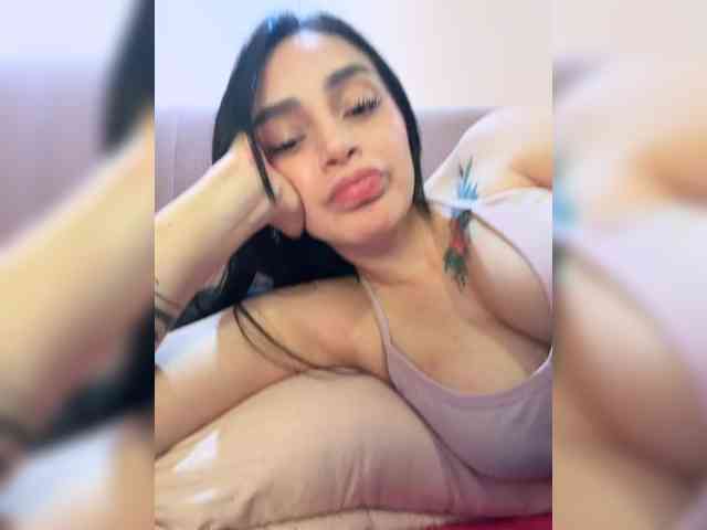 AprilRosse webcam