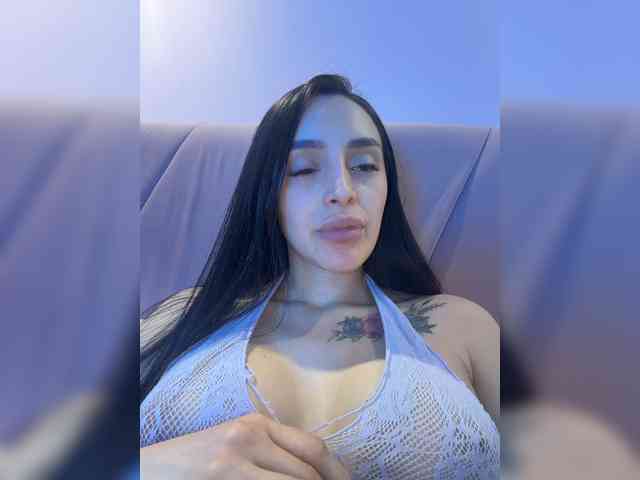 Model: AprilRosse