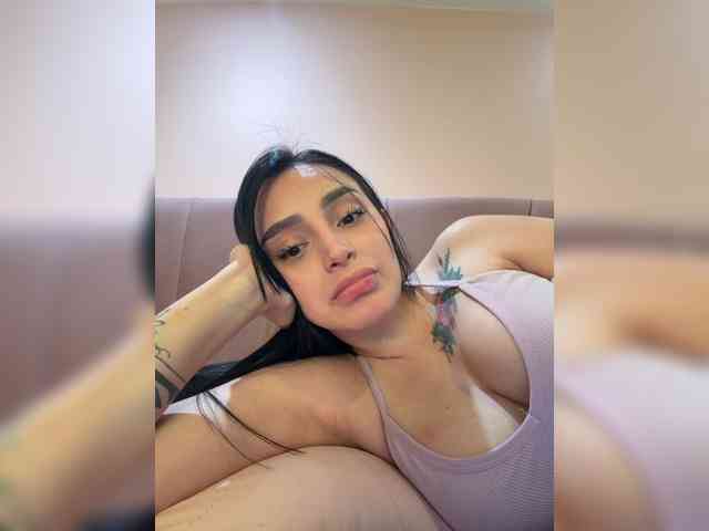 AprilRosse webcam