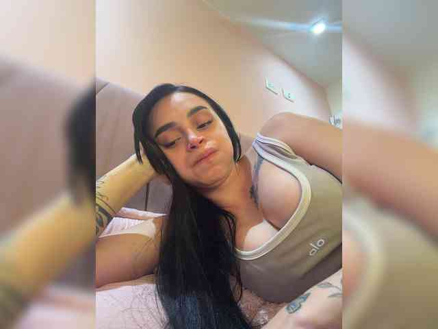 AprilRosse webcam