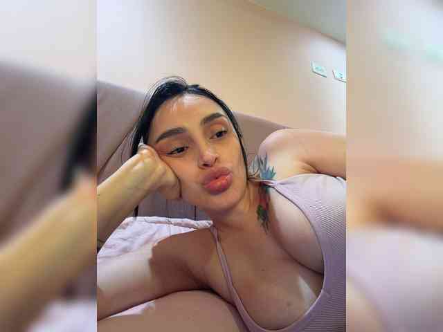 AprilRosse webcam