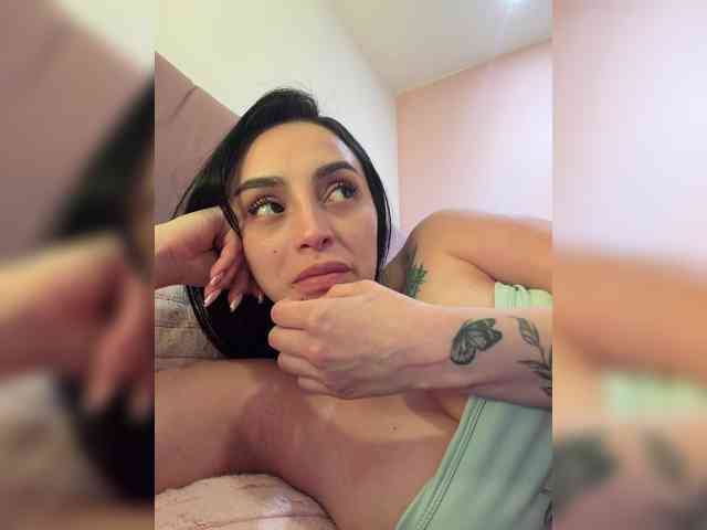 AprilRosse webcam