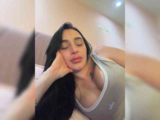 AprilRosse webcam