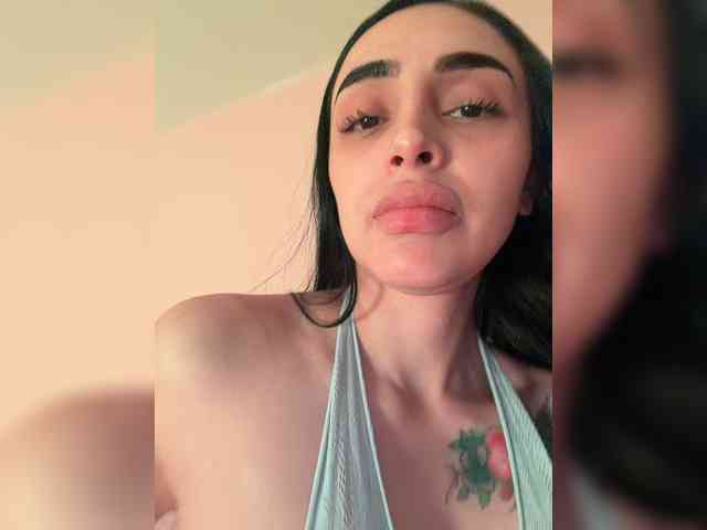 AprilRosse webcam