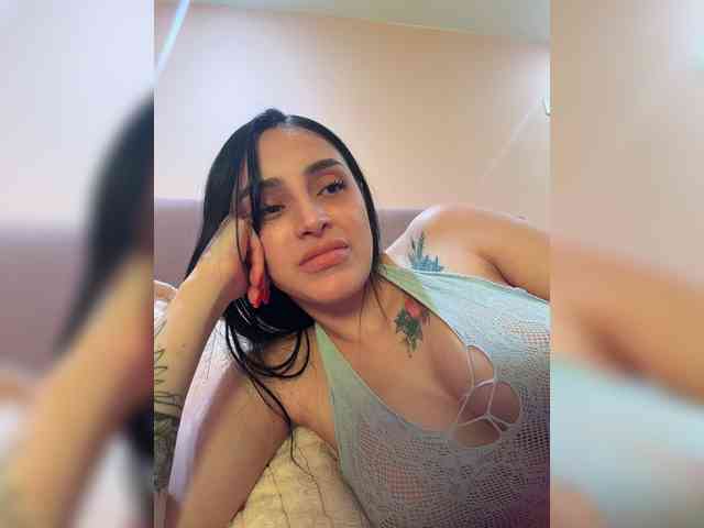 AprilRosse webcam