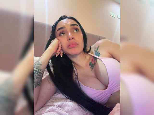 AprilRosse webcam