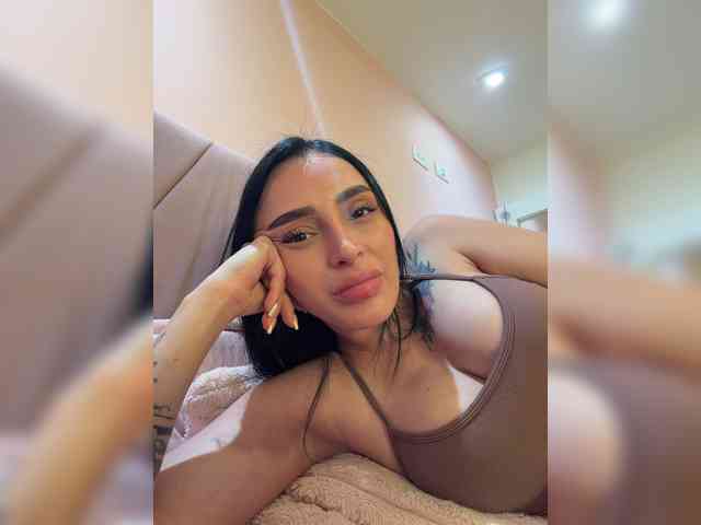 Modelo: AprilRosse