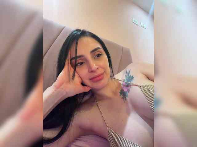 AprilRosse webcam