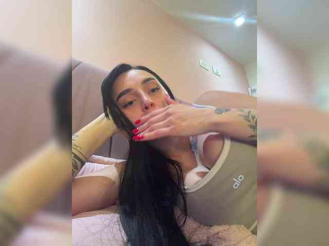 AprilRosse webcam