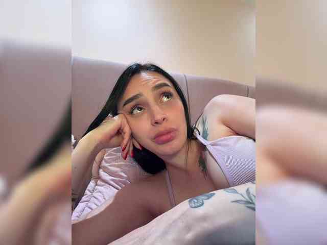 AprilRosse webcam