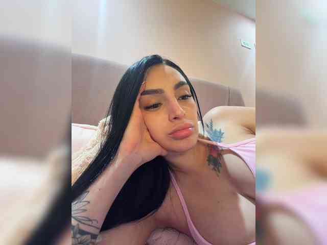 AprilRosse webcam