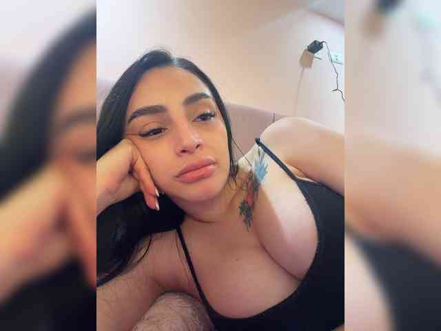 AprilRosse webcam