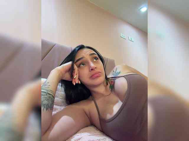 Model: AprilRosse