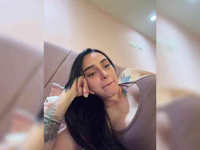 AprilRosse webcam