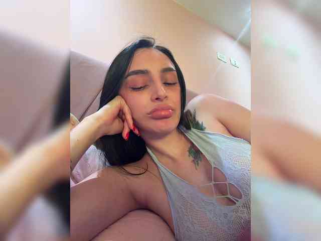 AprilRosse webcam