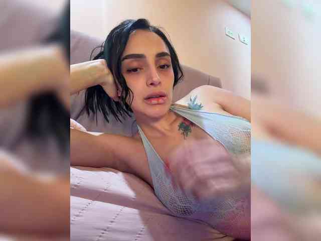 AprilRosse webcam