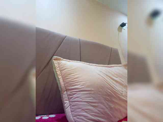 AprilRosse webcam