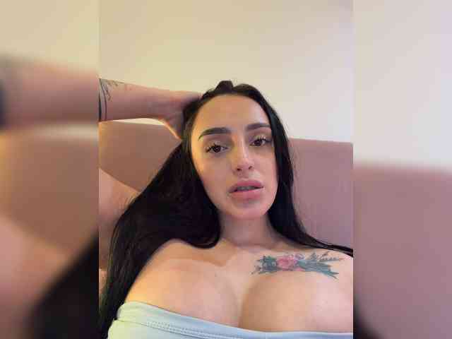 AprilRosse webcam