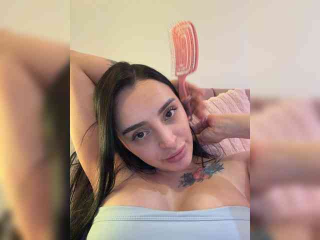 AprilRosse webcam