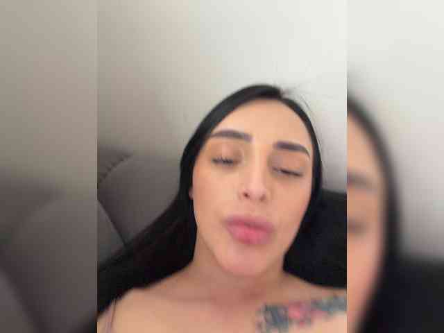 AprilRosse webcam