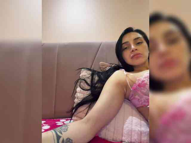 AprilRosse webcam