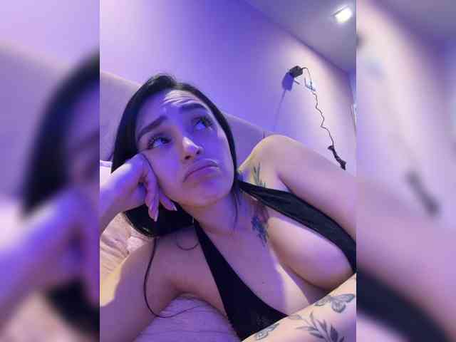 AprilRosse webcam